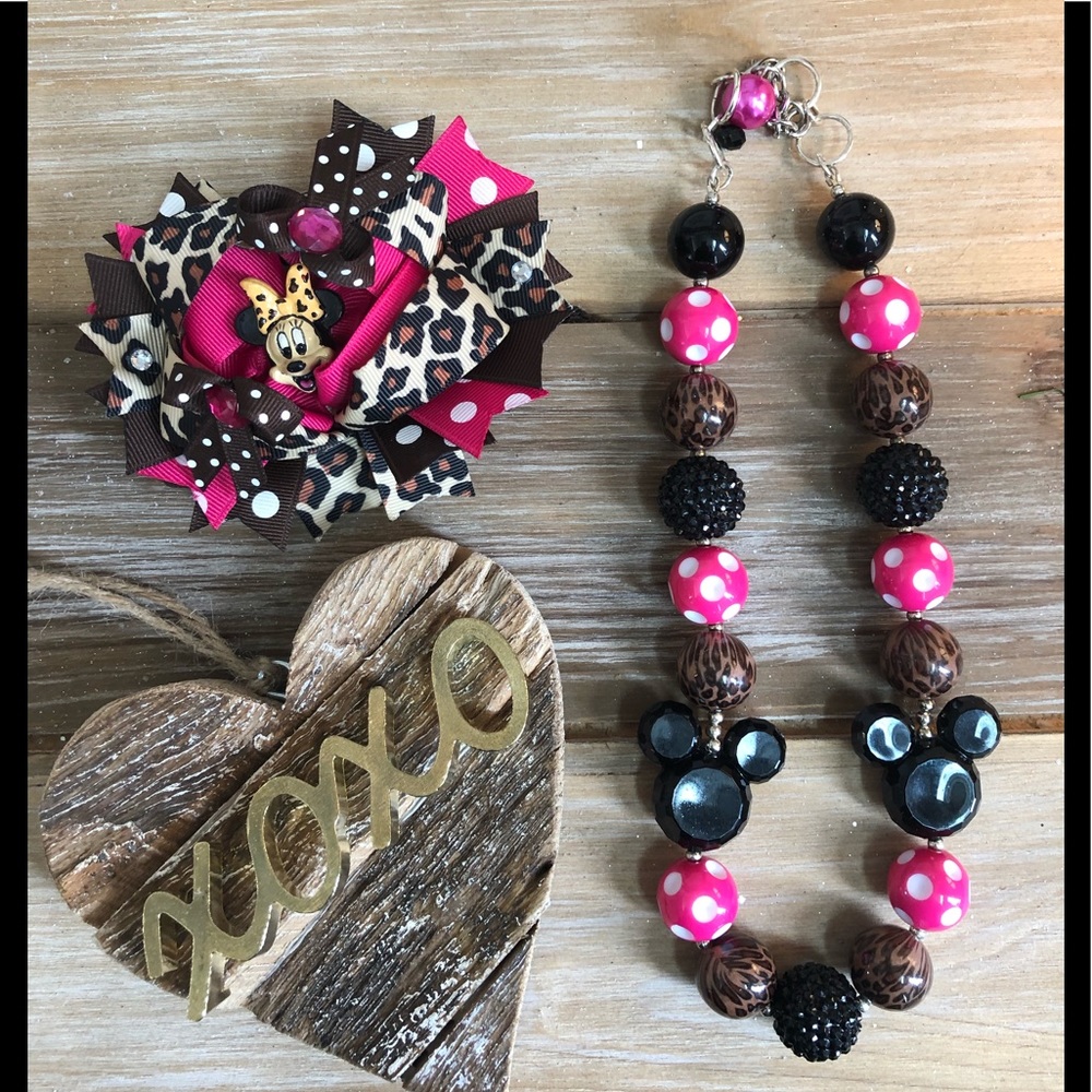 Custom Disney bow and necklace